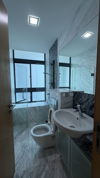 Rhapsody on Mount Elizabeth, 16 Mount Elizabeth, Room Rental, 150 sqft, Apartment For Rent, by Eric Yam, 500155022 - Bathroom - PropertyGuru.com.sg