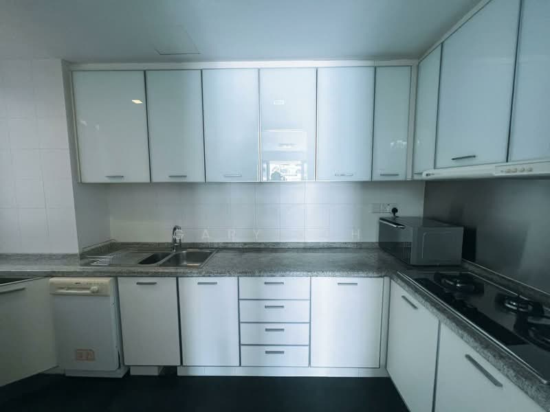 Visioncrest, 37 Oxley Rise, 2 Bedrooms, 904 sqft, Condominium For Rent, by Gary Koh, 500155025 - Kitchen - PropertyGuru.com.sg