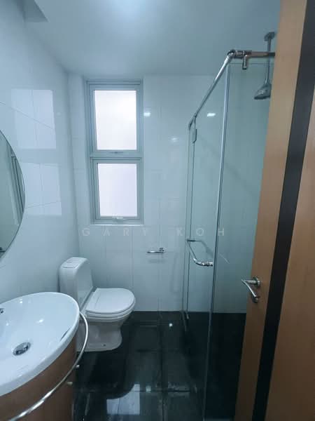 Visioncrest, 37 Oxley Rise, 2 Bedrooms, 904 sqft, Condominium For Rent, by Gary Koh, 500155025 - Bathroom - PropertyGuru.com.sg