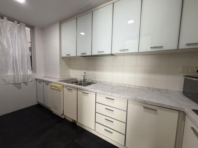 Visioncrest, 37 Oxley Rise, 2 Bedrooms, 904 sqft, Condominium For Rent, by Gary Koh, 500155025 - Kitchen - PropertyGuru.com.sg
