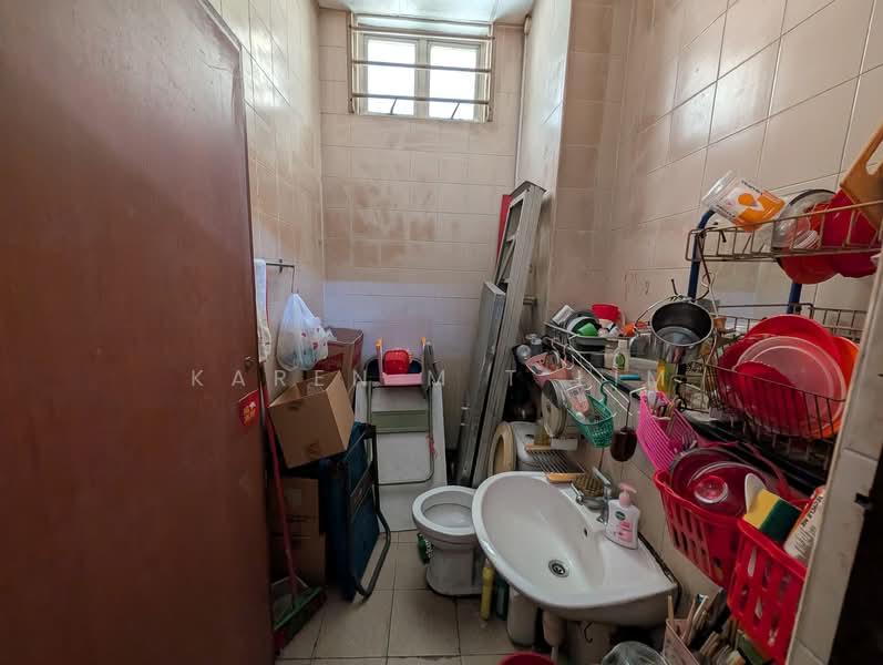Depot Heights Shopping Centre, 108 Depot Road, 350 sqft, Other Retail For Rent, by Karen M T Lim, 500155059 - Bathroom - CommercialGuru.com.sg