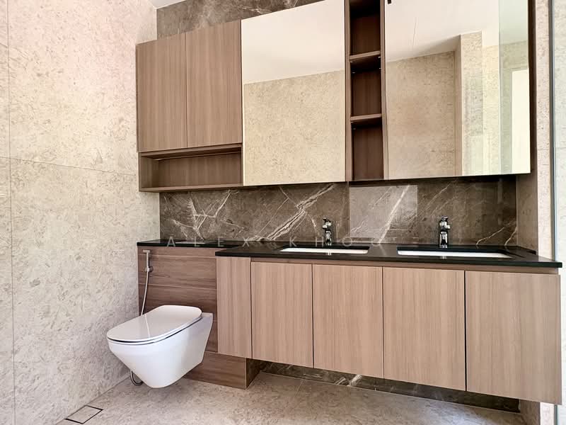 CHEAP! BRAND NEW SEMI-D C/W LIFT, Old Upper Thomson Road, 5 Bedrooms, 5,337 sqft, Semi-Detached House For Sale, by Alex Khoo, 500155061 - Bathroom - PropertyGuru.com.sg