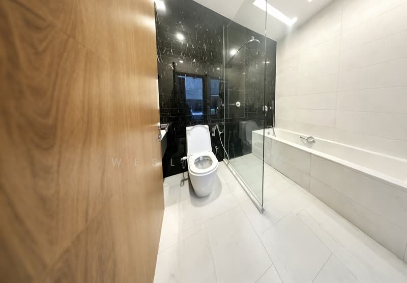 The Tennery, 5A Woodlands Road, 2 Bedrooms, 936 sqft, Condominium For Sale, by Wesley Wee, 500155062 - Master Bathroom - PropertyGuru.com.sg