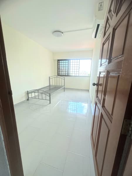 435 Hougang Avenue 8, 435 Hougang Avenue 8, Room Rental, 100 sqft, HDB Flat For Rent, by Pristine Lim, 500155092 - Bedroom - PropertyGuru.com.sg