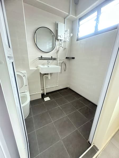 435 Hougang Avenue 8, 435 Hougang Avenue 8, Room Rental, 100 sqft, HDB Flat For Rent, by Pristine Lim, 500155092 - Bathroom - PropertyGuru.com.sg