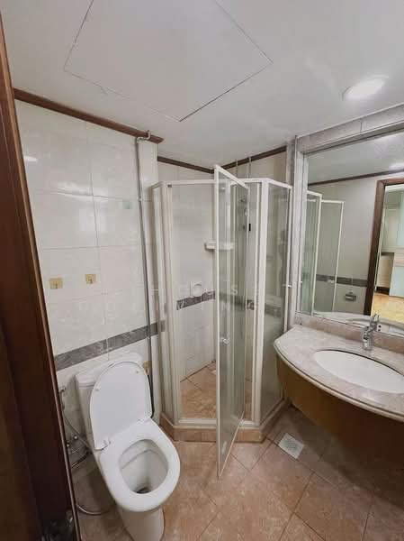 Trellis Towers, 700 Toa Payoh Lorong 1, Room Rental, 120 sqft, Condominium For Rent, by Fennie, 500155095 - Bathroom - PropertyGuru.com.sg
