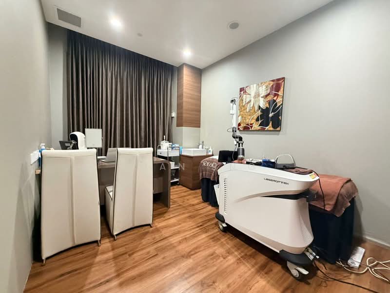 Novena Medical Center, 10 Sinaran Drive, 2,141 sqft, Medical For Sale, by Shan Sng, 500155103 - Interior - CommercialGuru.com.sg