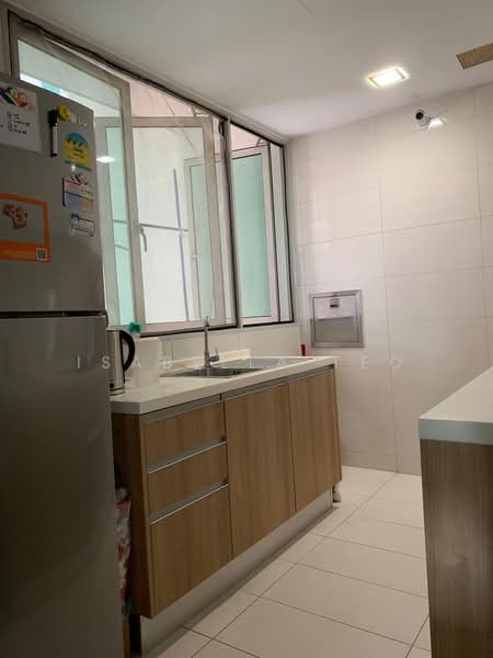 Caspian, 50 Lakeside Drive, 2 Bedrooms, 872 sqft, Condominium For Rent, by Isabella Teo, 500155111 - Kitchen - PropertyGuru.com.sg