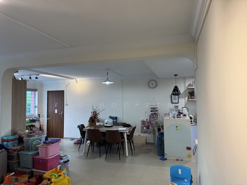 13 Toh Yi Drive, 13 Toh Yi Drive, 4 Bedrooms, 1,313 sqft, HDB Flat For Sale, by Foo Hoo Seng, 500155122 - EXTENDED LIVING ROOM LOOKING @ DINING - PropertyGuru.com.sg