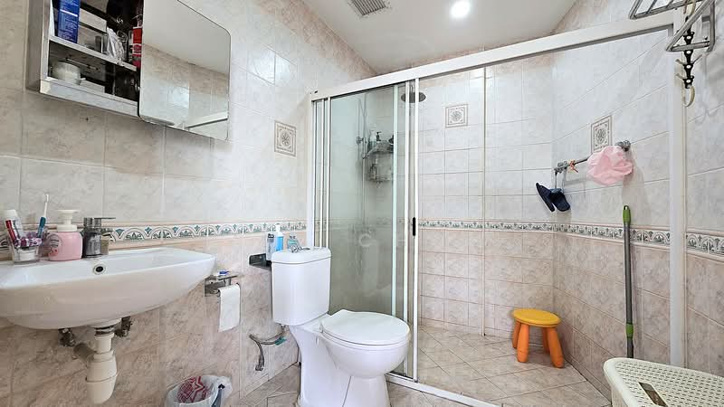 Thomson Imperial Court, 200 Upper Thomson Road, 3 Bedrooms, 1,281 sqft, Condominium For Sale, by Zac Chen, 500155128 - Master Bathroom - PropertyGuru.com.sg