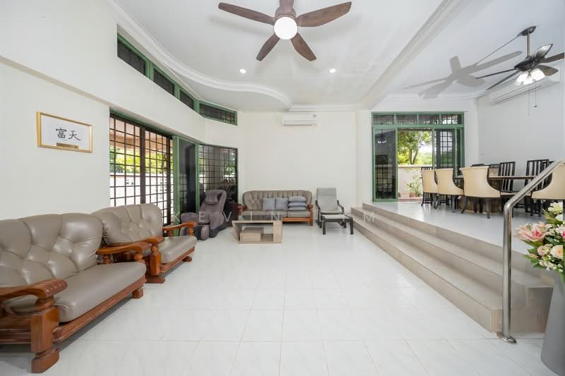 Hazel Park Terrace, 31 Hazel Park Terrace, 4 Bedrooms, 2,422 sqft, Corner Terrace For Sale, by Kevin Lim, 500155135 - Living Room - PropertyGuru.com.sg
