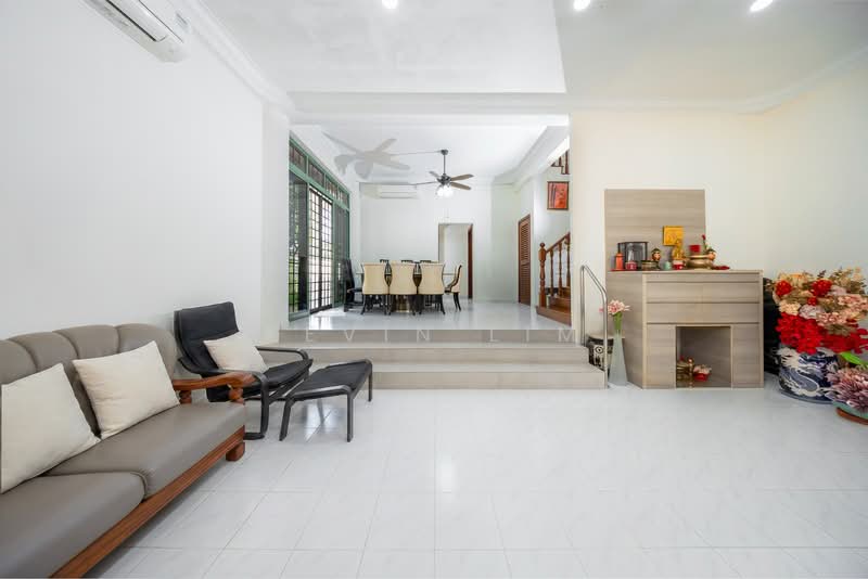 Hazel Park Terrace, 31 Hazel Park Terrace, 4 Bedrooms, 2,422 sqft, Corner Terrace For Sale, by Kevin Lim, 500155135 - Living Room - PropertyGuru.com.sg
