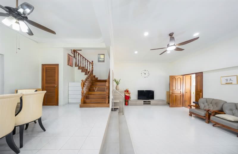 Hazel Park Terrace, 31 Hazel Park Terrace, 4 Bedrooms, 2,422 sqft, Corner Terrace For Sale, by Kevin Lim, 500155135 - Living Room - PropertyGuru.com.sg