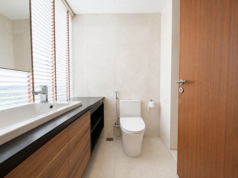 Waterfront Key, 772 Bedok Reservoir Road, 4 Bedrooms, 1,442 sqft, Condominium For Sale, by Lim Sheng Loo, 500155137 - Bathroom - PropertyGuru.com.sg