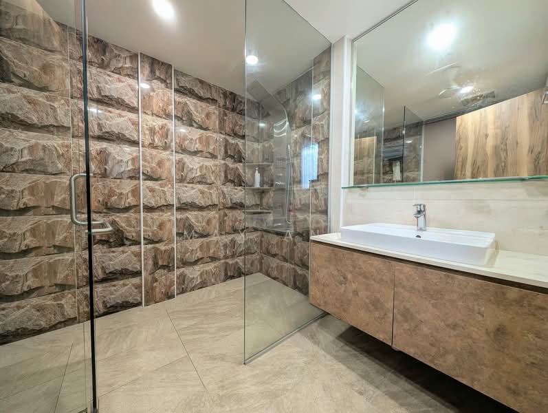 Saraca Gardens, Saraca Walk, 10+ Bedrooms, 5,000 sqft, Detached House For Sale, by Max Ang, 500155138 - Bathroom - PropertyGuru.com.sg