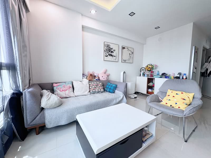 296C Bukit Batok Street 22, 296C Bukit Batok Street 22, 3 Bedrooms, 990 sqft, HDB Flat For Sale, by Helen HU, 500155141 - Living Room - PropertyGuru.com.sg