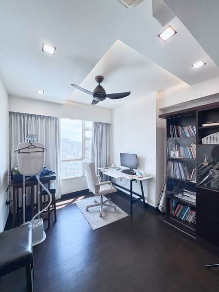 296C Bukit Batok Street 22, 296C Bukit Batok Street 22, 3 Bedrooms, 990 sqft, HDB Flat For Sale, by Helen HU, 500155141 - Study - PropertyGuru.com.sg