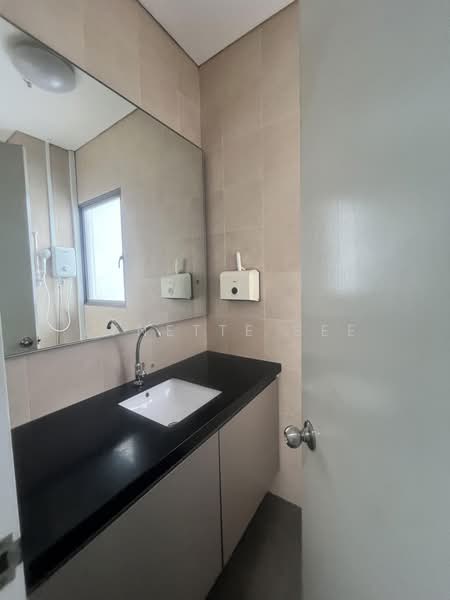 One Pemimpin, 1 Pemimpin Drive, 1,023 sqft, Light Industrial (B1) For Rent, by Lynette See, 500155149 - Bathroom - CommercialGuru.com.sg