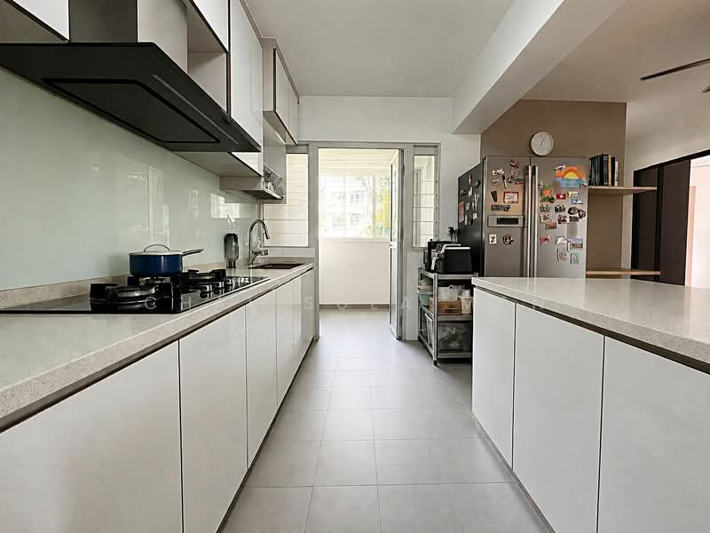 322A Sumang Walk, 322A Sumang Walk, 3 Bedrooms, 1,302 sqft, HDB Flat For Sale, by Chal Sulaiman, 500155156 - Kitchen - PropertyGuru.com.sg