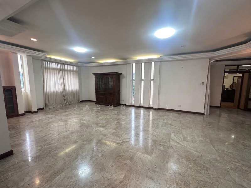 Lloyd Court, 40 Lloyd Road, 5 Bedrooms, 2,885 sqft, Condominium For Sale, by Jason Tay, 500155169 - Living Room - PropertyGuru.com.sg