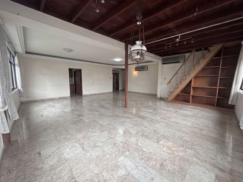 Lloyd Court, 40 Lloyd Road, 5 Bedrooms, 2,885 sqft, Condominium For Sale, by Jason Tay, 500155169 - Living Room - PropertyGuru.com.sg