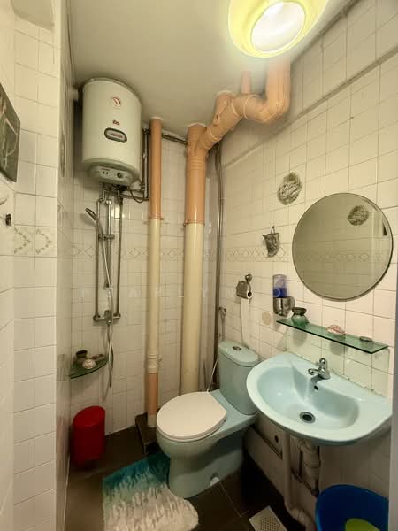 116 Serangoon North Avenue 1, 116 Serangoon North Avenue 1, 3 Bedrooms, 1,302 sqft, HDB Flat For Rent, by Pearlyn Oh, 500155172 - Bathroom - PropertyGuru.com.sg