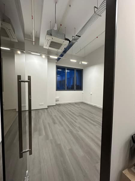 CT Hub, 2 Kallang Avenue, 1,668 sqft, Light Industrial (B1) For Sale, by Low Choon Sin, 500155175 - Interior - CommercialGuru.com.sg