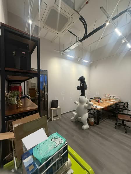 CT Hub, 2 Kallang Avenue, 1,668 sqft, Light Industrial (B1) For Sale, by Low Choon Sin, 500155175 - Interior - CommercialGuru.com.sg