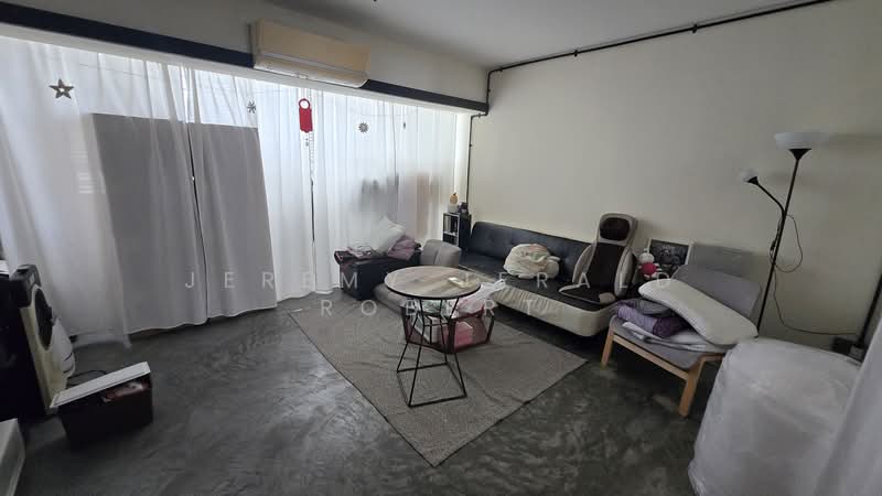 133 Geylang East Avenue 1, 133 Geylang East Avenue 1, 3 Bedrooms, 1,571 sqft, HDB Flat For Rent, by Jeremy Jerald Robert, 500155183 - Living Room - PropertyGuru.com.sg