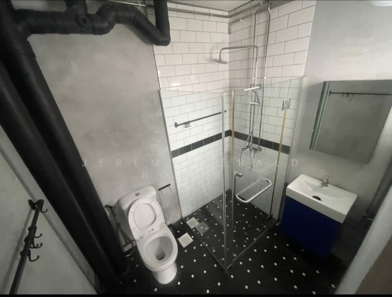 133 Geylang East Avenue 1, 133 Geylang East Avenue 1, 3 Bedrooms, 1,571 sqft, HDB Flat For Rent, by Jeremy Jerald Robert, 500155183 - Bathroom - PropertyGuru.com.sg