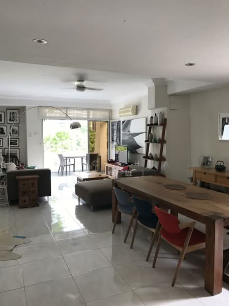 Elizabeth Heights, 57 Cairnhill Road, 4 Bedrooms, 2,571 sqft, Condominium For Sale, by Eric Chua (蔡世雄), 500155186 - Living Room - PropertyGuru.com.sg