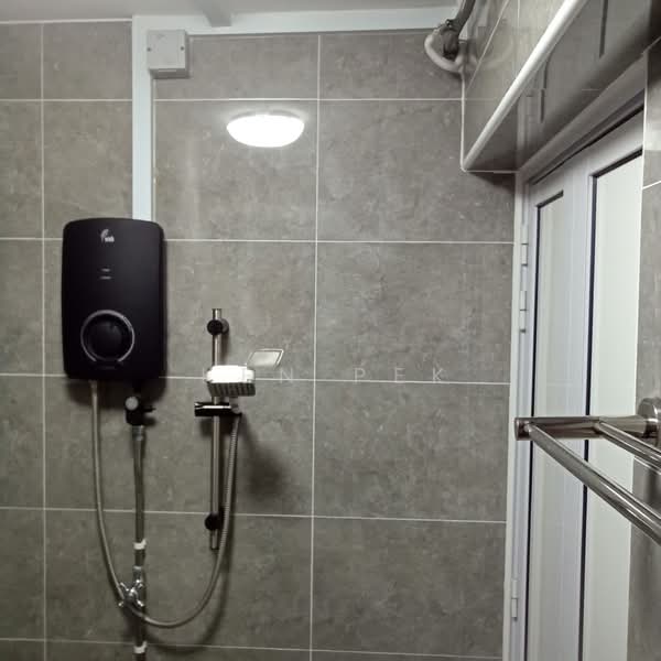 54 Pipit Road, 54 Pipit Road, 3 Bedrooms, 1,001 sqft, HDB Flat For Sale, by Ken Pek, 500155187 - Bathroom - PropertyGuru.com.sg