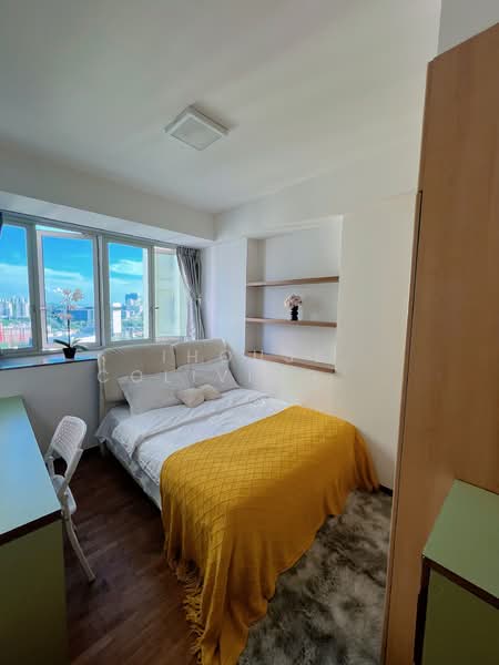 Queens, 12 Stirling Road, Room Rental, 100 sqft, Condominium For Rent, by Fennie, 500155191 - Bedroom - PropertyGuru.com.sg