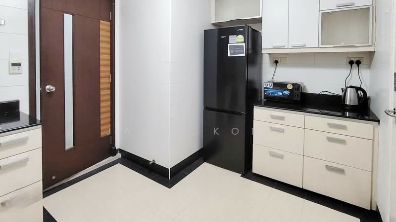 The Springs, 3 Moulmein Rise, Room Rental, 100 sqft, Apartment For Rent, by James Kong, 500155196 - Kitchen - PropertyGuru.com.sg