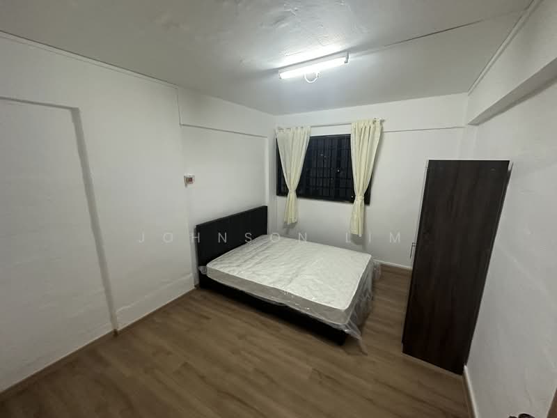 213 Bukit Batok Street 21, 213 Bukit Batok Street 21, 2 Bedrooms, 882 sqft, HDB Flat For Rent, by Johnson Lim, 500155203 - Bedroom - PropertyGuru.com.sg