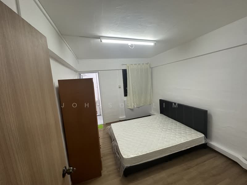213 Bukit Batok Street 21, 213 Bukit Batok Street 21, 2 Bedrooms, 882 sqft, HDB Flat For Rent, by Johnson Lim, 500155203 - Bedroom - PropertyGuru.com.sg