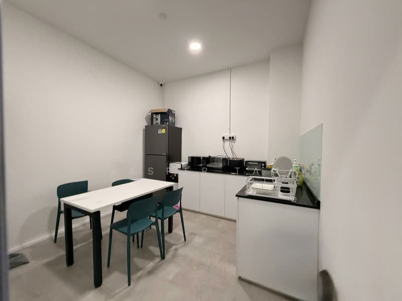 UB Point, 61 Ubi Avenue 1, 286 sqft, Light Industrial (B1) For Rent, by Jasper Tan, 500155223 - Pantry - CommercialGuru.com.sg