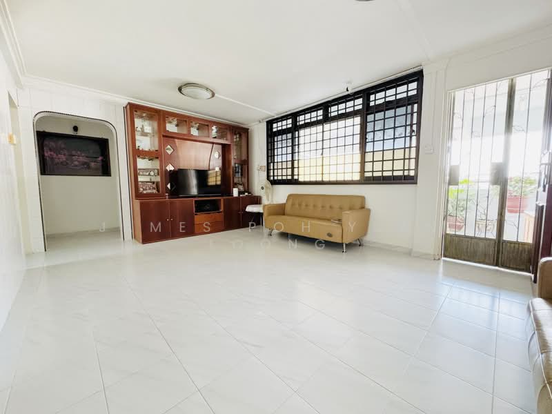 773 Yishun Avenue 3, 773 Yishun Avenue 3, 3 Bedrooms, 904 sqft, HDB Flat For Sale, by James Poh Yuan Loong, 500155281 - Living Room - PropertyGuru.com.sg