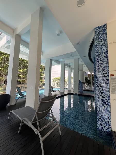 Oxford Suites, 21 Oxford Road, Room Rental, 100 sqft, Apartment For Rent, by Fennie, 500155282 - Pool - PropertyGuru.com.sg
