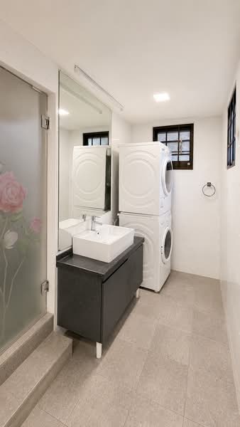 Fudu Park, Fudu Park, Room Rental, 450 sqft, Semi-Detached House For Rent, by Bryan Cheng, 500155292 - Bathroom - PropertyGuru.com.sg
