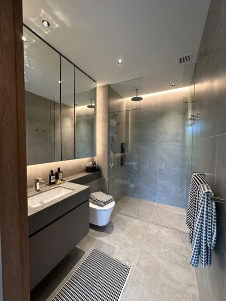 Aurea, 802 Beach Road, 2 Bedrooms, 635 sqft, Condominium For Sale, by Jerry Lim, 500155309 - Bathroom - PropertyGuru.com.sg
