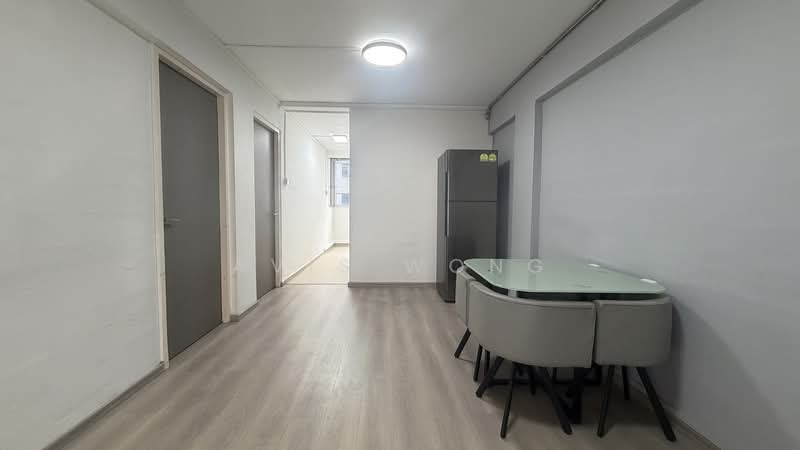 70 Circuit Road, 70 Circuit Road, 2 Bedrooms, 603 sqft, HDB Flat For Sale, by Avis Wong, 500155310 - Living room - PropertyGuru.com.sg