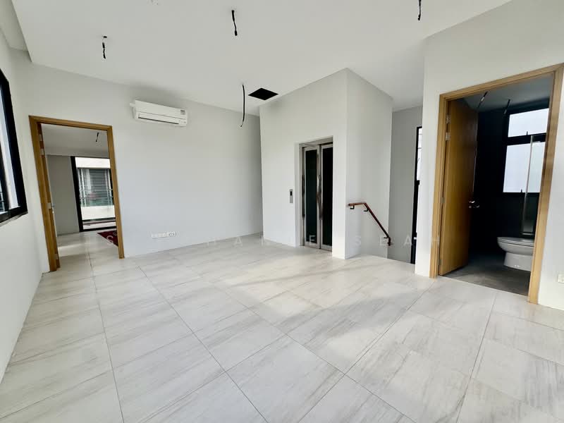 Brand new east side landed - Private and exclusive with pte lift + pool, , 9 Bedrooms, 4,545 sqft, Detached House For Sale, by Stephanie Seah, 500155326 - Interior - PropertyGuru.com.sg
