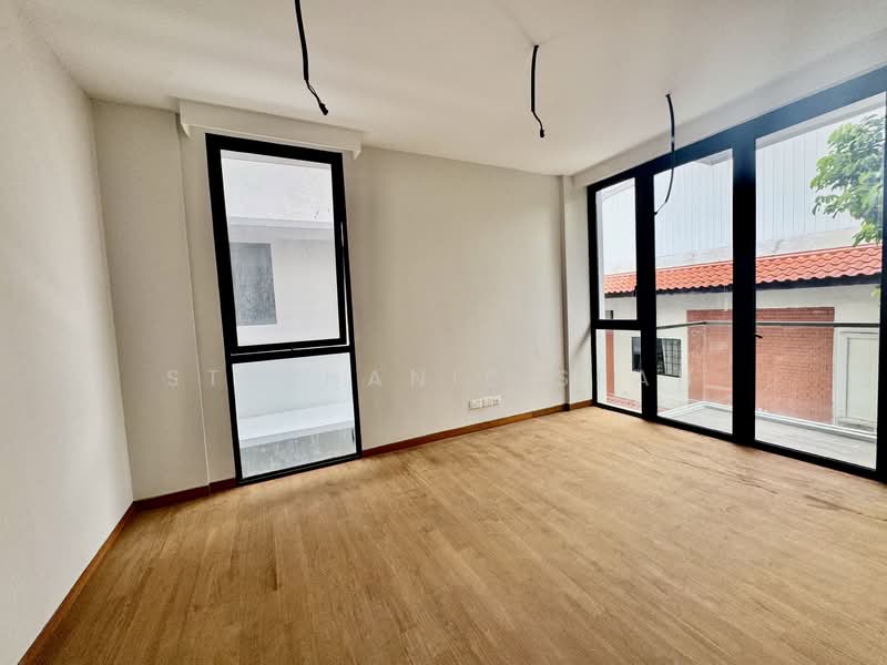 Brand new east side landed - Private and exclusive with pte lift + pool, , 9 Bedrooms, 4,545 sqft, Detached House For Sale, by Stephanie Seah, 500155326 - Interior - PropertyGuru.com.sg