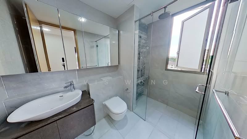Pollen & Bleu, 19 Farrer Drive, 4 Bedrooms, 1,432 sqft, Condominium For Sale, by Avis Wong, 500155332 - Master Bathroom with view - PropertyGuru.com.sg