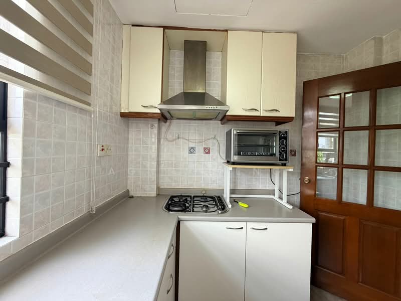 Casa Sarina, 101 Lorong Sarina, 1 Bedroom, 667 sqft, Condominium For Rent, by Agnes Seng, 500155359 - Kitchen - PropertyGuru.com.sg