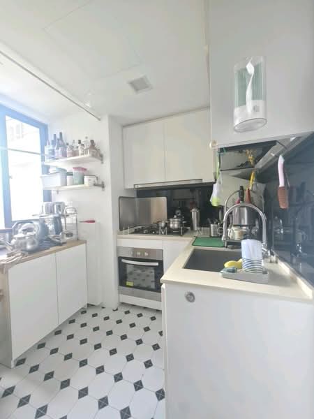 Waterwoods, Punggol Field Walk, 3 Bedrooms, 1,044 sqft, Executive Condominium For Sale, by Ooh Ming, 500155362 - Kitchen - PropertyGuru.com.sg