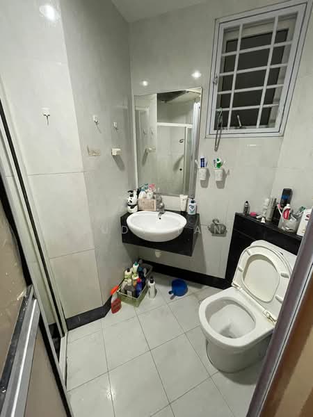 Sims Meadows, 8 Lorong 33 Geylang, Room Rental, 180 sqft, Condominium For Rent, by Judy Tan, 500155366 - Bathroom - PropertyGuru.com.sg