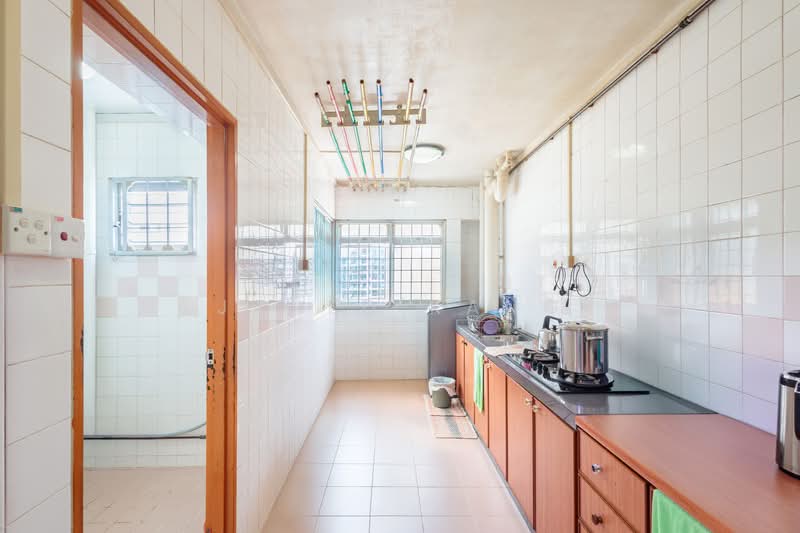668C Jurong West Street 64, 668C Jurong West Street 64, 3 Bedrooms, 914 sqft, HDB Flat For Sale, by Jared Kang, 500155369 - Kitchen - PropertyGuru.com.sg