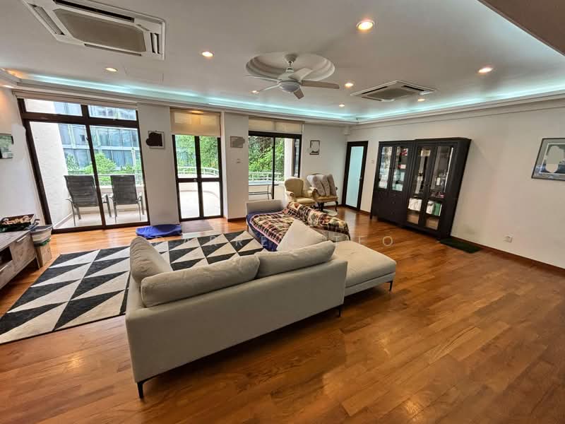 ❤️ Spacious and Cosy Apartment At Balmoral Park ❤️, , 3 Bedrooms, 2,745 sqft, Walk-up Apartment For Rent, by Darren Teo, 500155383 - Living Room - PropertyGuru.com.sg